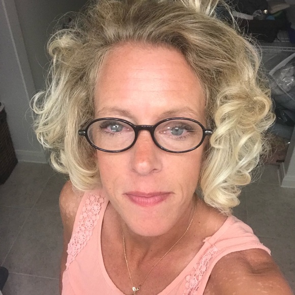 Meet your Posher, Dawn - Picture 1 of 1